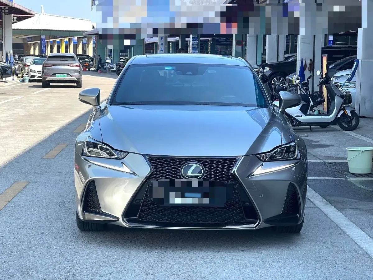 2017 Lexus IS 2.0T 245HP L4 8AT,autocango,china used car exporter,china ev exporter,chinese used car exporter,chinese used ev exporter
