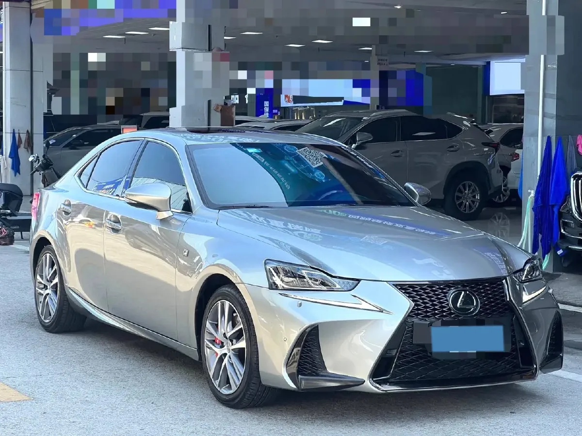 2017 Lexus IS 2.0T 245HP L4 8AT,autocango,china used car exporter,china ev exporter,chinese used car exporter,chinese used ev exporter