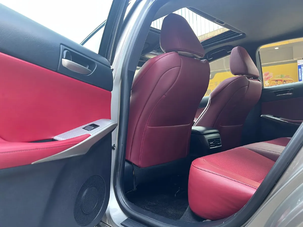 2017 Lexus IS 2.0T 245HP L4 8AT,autocango,china used car exporter,china ev exporter,chinese used car exporter,chinese used ev exporter