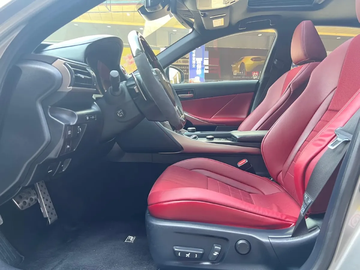 2017 Lexus IS 2.0T 245HP L4 8AT,autocango,china used car exporter,china ev exporter,chinese used car exporter,chinese used ev exporter