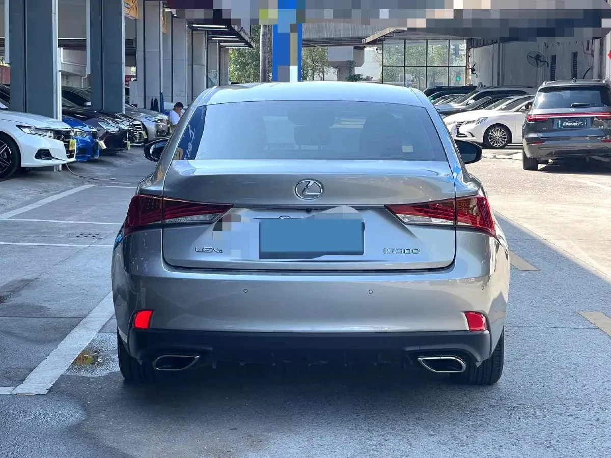 2017 Lexus IS 2.0T 245HP L4 8AT,autocango,china used car exporter,china ev exporter,chinese used car exporter,chinese used ev exporter