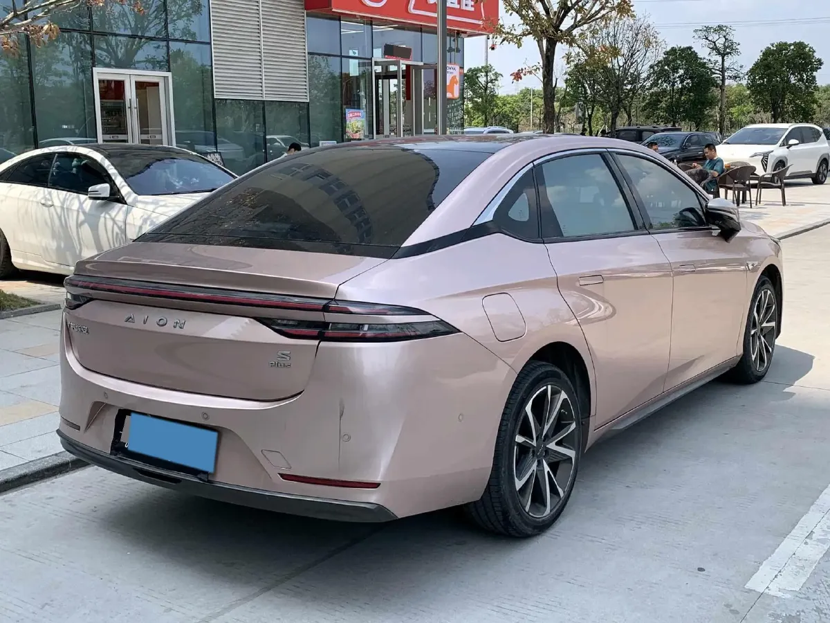 2022 ChangAn Oshan Z6 1.5T 170HP L4 6TCT PHEV 28.4KWH,autocango,china used car exporter,china ev exporter,chinese used car exporter,chinese used ev exporter