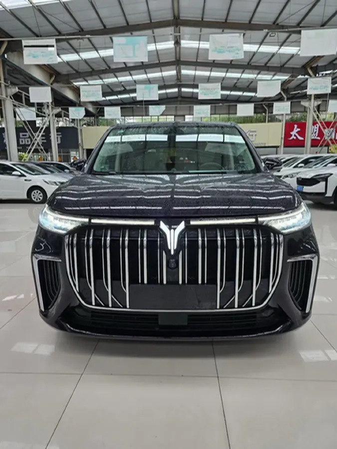 2024 Voyah Dream 1.5T 150HP L4 PHEV 43KWH,autocango,china used car exporter,china ev exporter,chinese used car exporter,chinese used ev exporter