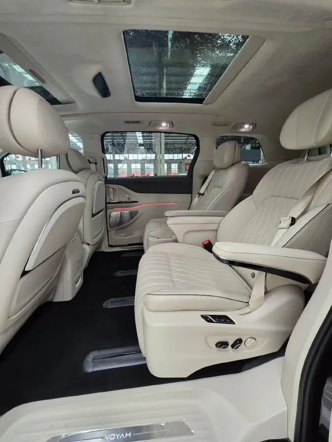 2024 Voyah Dream 1.5T 150HP L4 PHEV 43KWH,autocango,china used car exporter,china ev exporter,chinese used car exporter,chinese used ev exporter