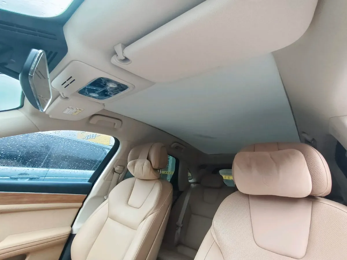 2022 JMC YuHu 7 2.0T 141HP L4 8AT,autocango,china used car exporter,china ev exporter,chinese used car exporter,chinese used ev exporter