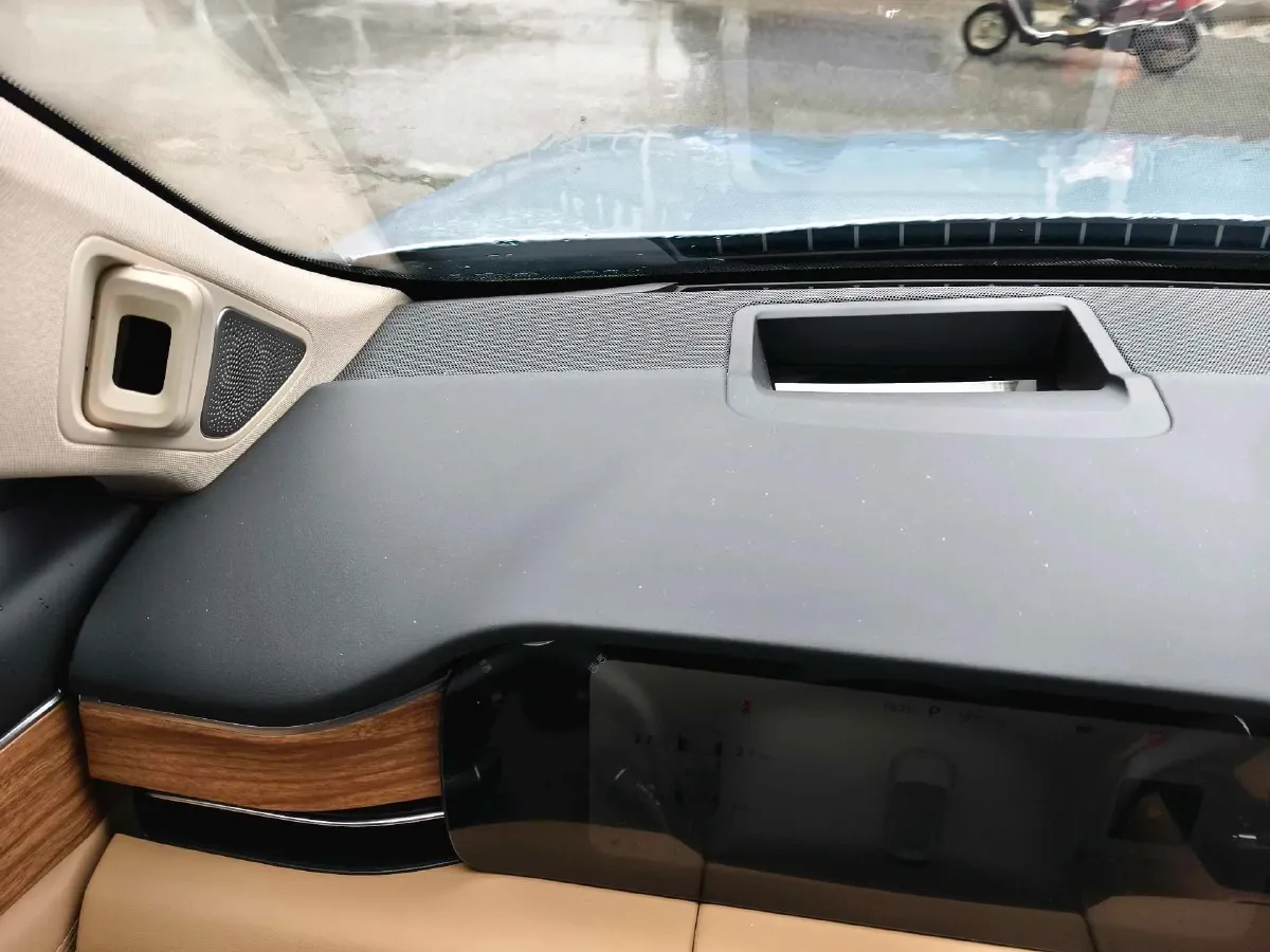 2022 JMC YuHu 7 2.0T 141HP L4 8AT,autocango,china used car exporter,china ev exporter,chinese used car exporter,chinese used ev exporter