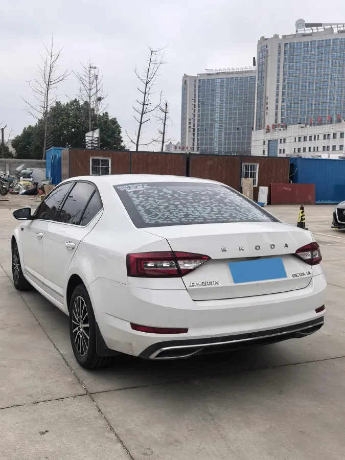 2019 Skoda Octavia 1.5L 116HP L4 6AT,autocango,china used car exporter,china ev exporter,chinese used car exporter,chinese used ev exporter
