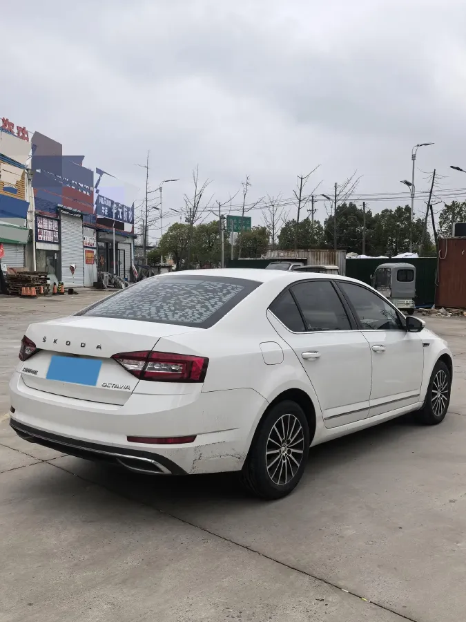 2019 Skoda Octavia 1.5L 116HP L4 6AT,autocango,china used car exporter,china ev exporter,chinese used car exporter,chinese used ev exporter