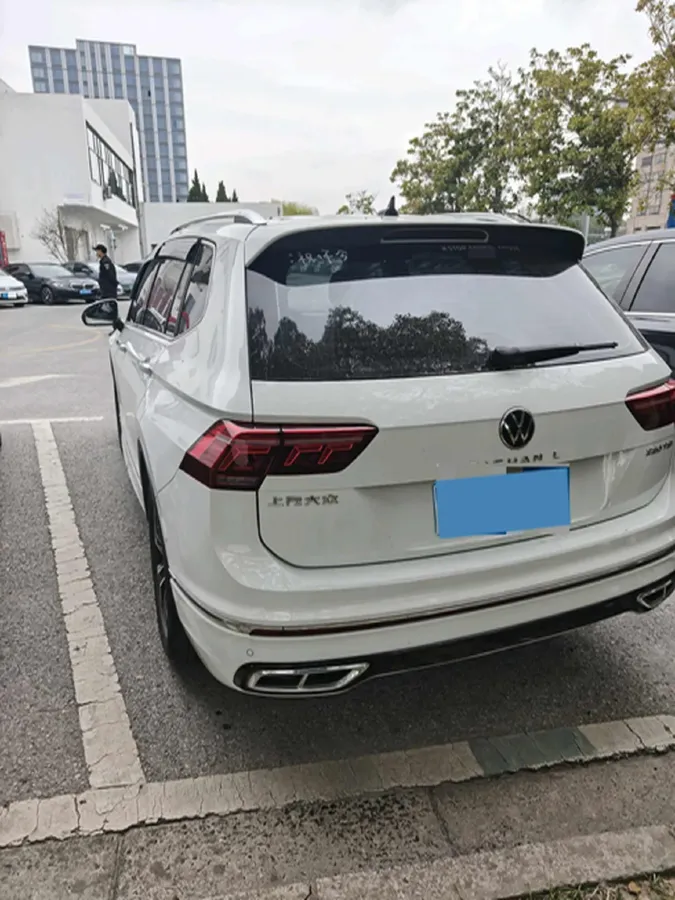 2024 Volkswagen Tiguan L 2.0T 186HP L4 7DCT,autocango,china used car exporter,china ev exporter,chinese used car exporter,chinese used ev exporter