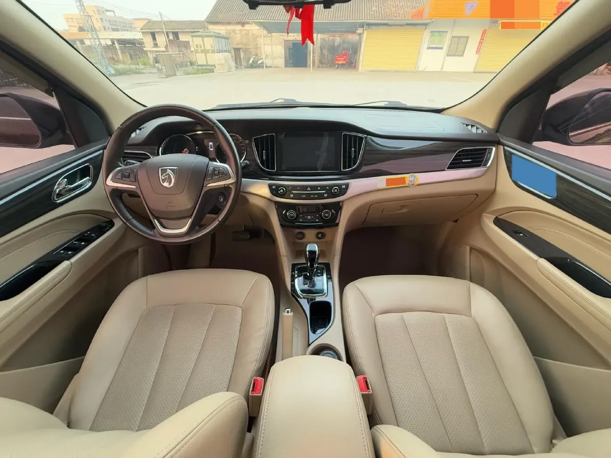 2017 BaoJun 730 1.5T 150HP L4 6MT,autocango,china used car exporter,china ev exporter,chinese used car exporter,chinese used ev exporter