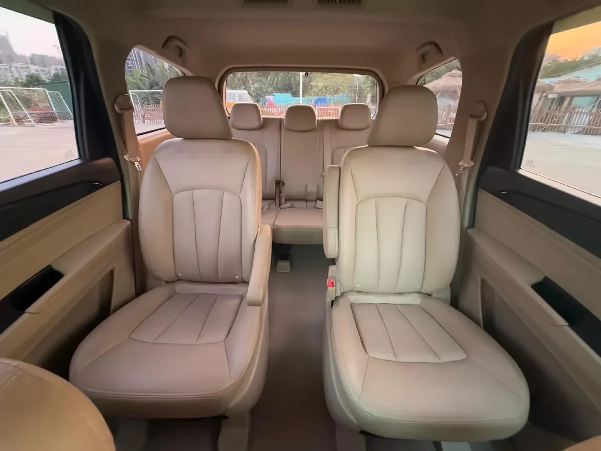 2017 BaoJun 730 1.5T 150HP L4 6MT,autocango,china used car exporter,china ev exporter,chinese used car exporter,chinese used ev exporter