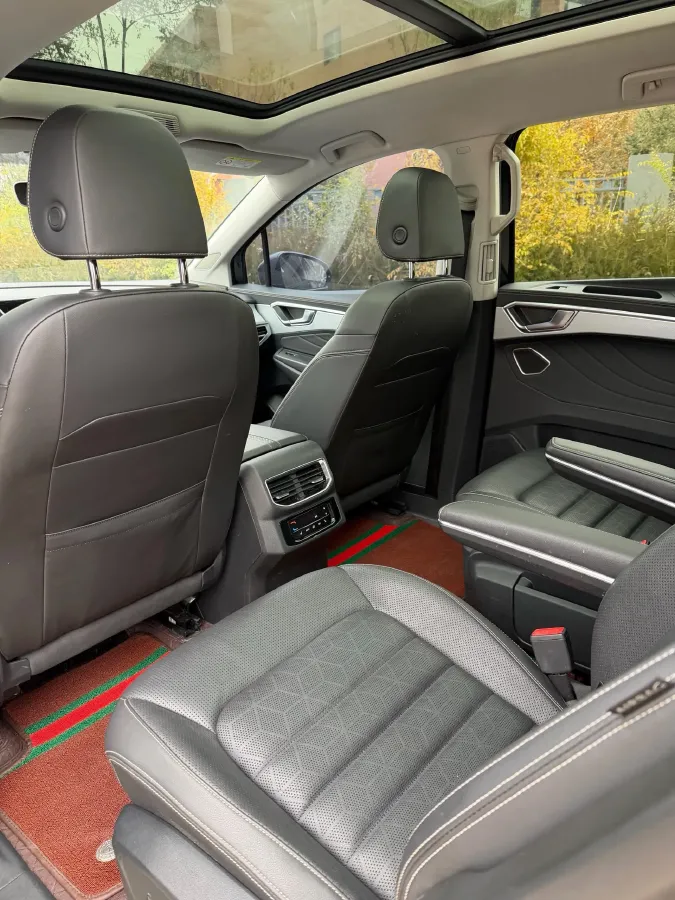 2021 Volkswagen Talagon 2.0T 220HP L4 7DCT,autocango,china used car exporter,china ev exporter,chinese used car exporter,chinese used ev exporter