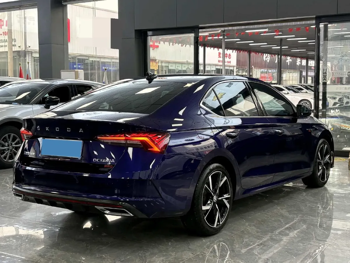 2022 Skoda Octavia 1.4T 150HP L4 7DCT,autocango,china used car exporter,china ev exporter,chinese used car exporter,chinese used ev exporter
