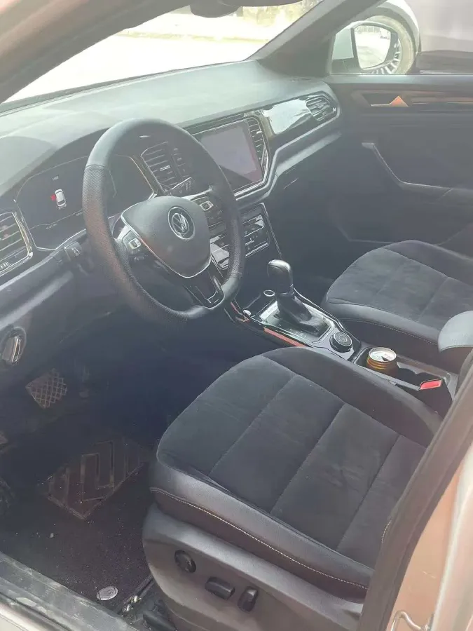 2021 Volkswagen T-Roc 1.4T 150HP L4 7DCT,autocango,china used car exporter,china ev exporter,chinese used car exporter,chinese used ev exporter