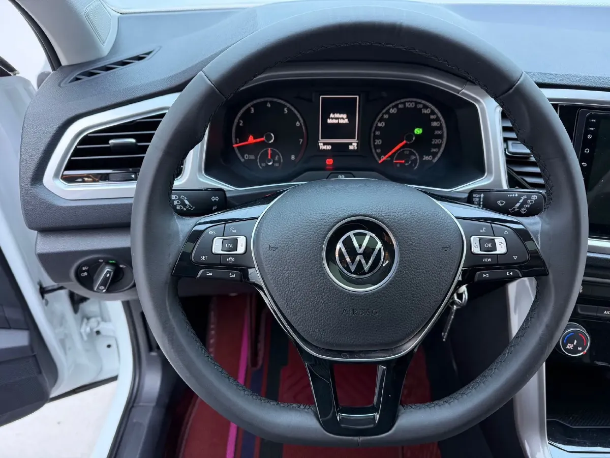 2021 Volkswagen T-Roc 1.4T 150HP L4 7DCT,autocango,china used car exporter,china ev exporter,chinese used car exporter,chinese used ev exporter