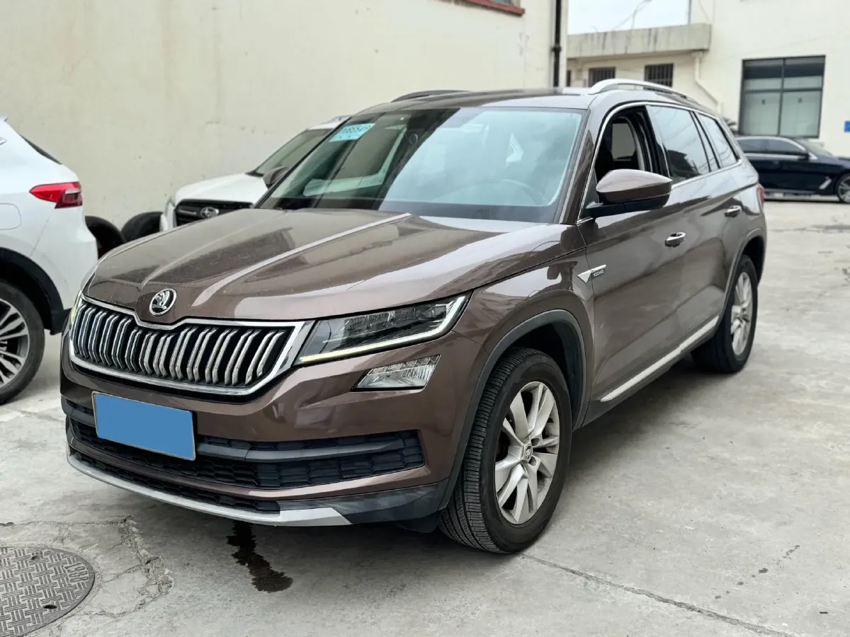 2018 Skoda Kodiak 2.0T 186HP L4 7DCT,autocango,china used car exporter,china ev exporter,chinese used car exporter,chinese used ev exporter