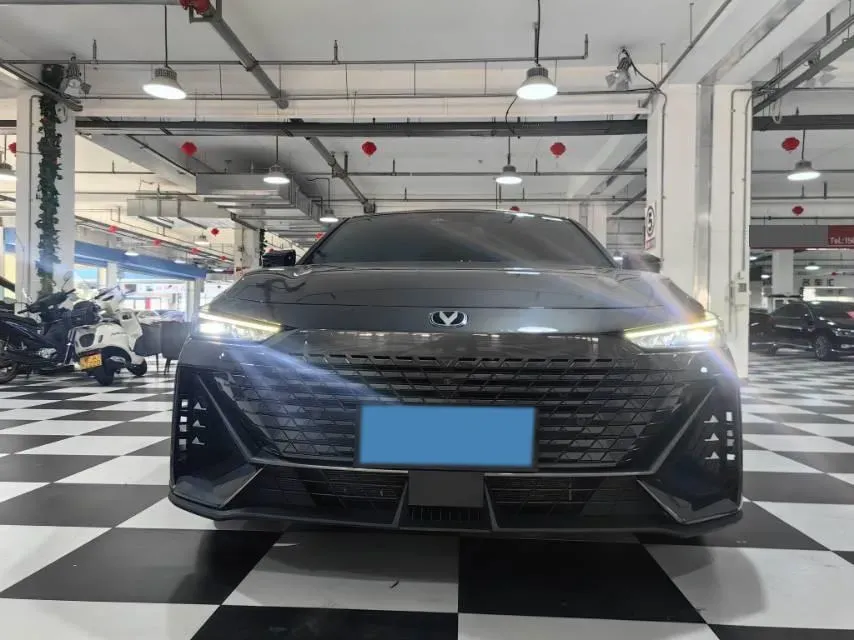 2023 ChangAn UNI-V 1.5T 188HP L4 7DCT,autocango,china used car exporter,china ev exporter,chinese used car exporter,chinese used ev exporter