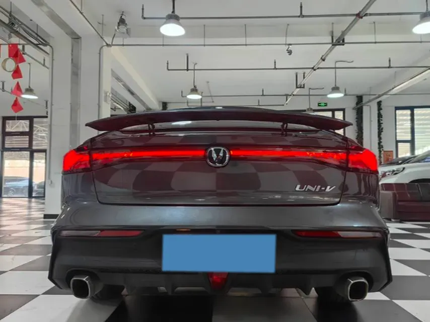 2023 ChangAn UNI-V 1.5T 188HP L4 7DCT,autocango,china used car exporter,china ev exporter,chinese used car exporter,chinese used ev exporter