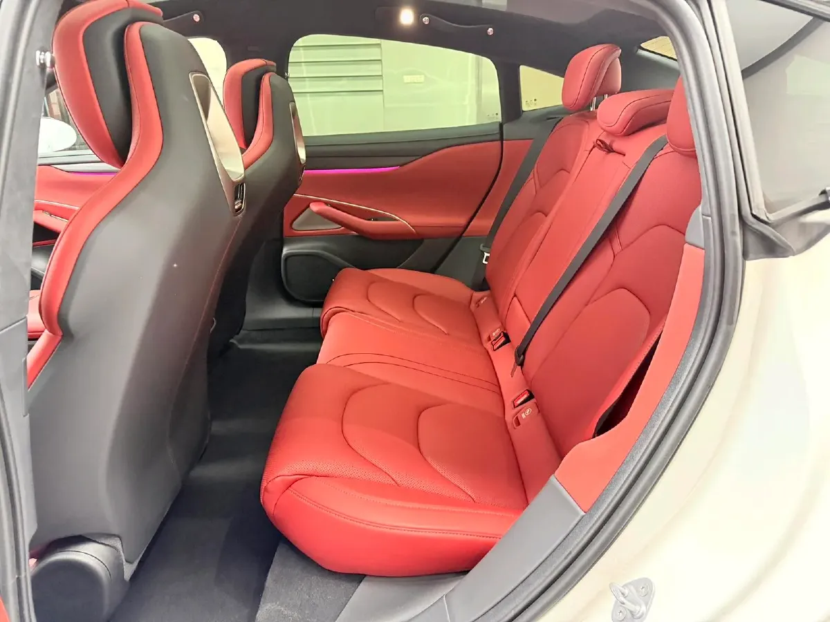 2024 MI SU7 BEV 101KWH,autocango,china used car exporter,china ev exporter,chinese used car exporter,chinese used ev exporter