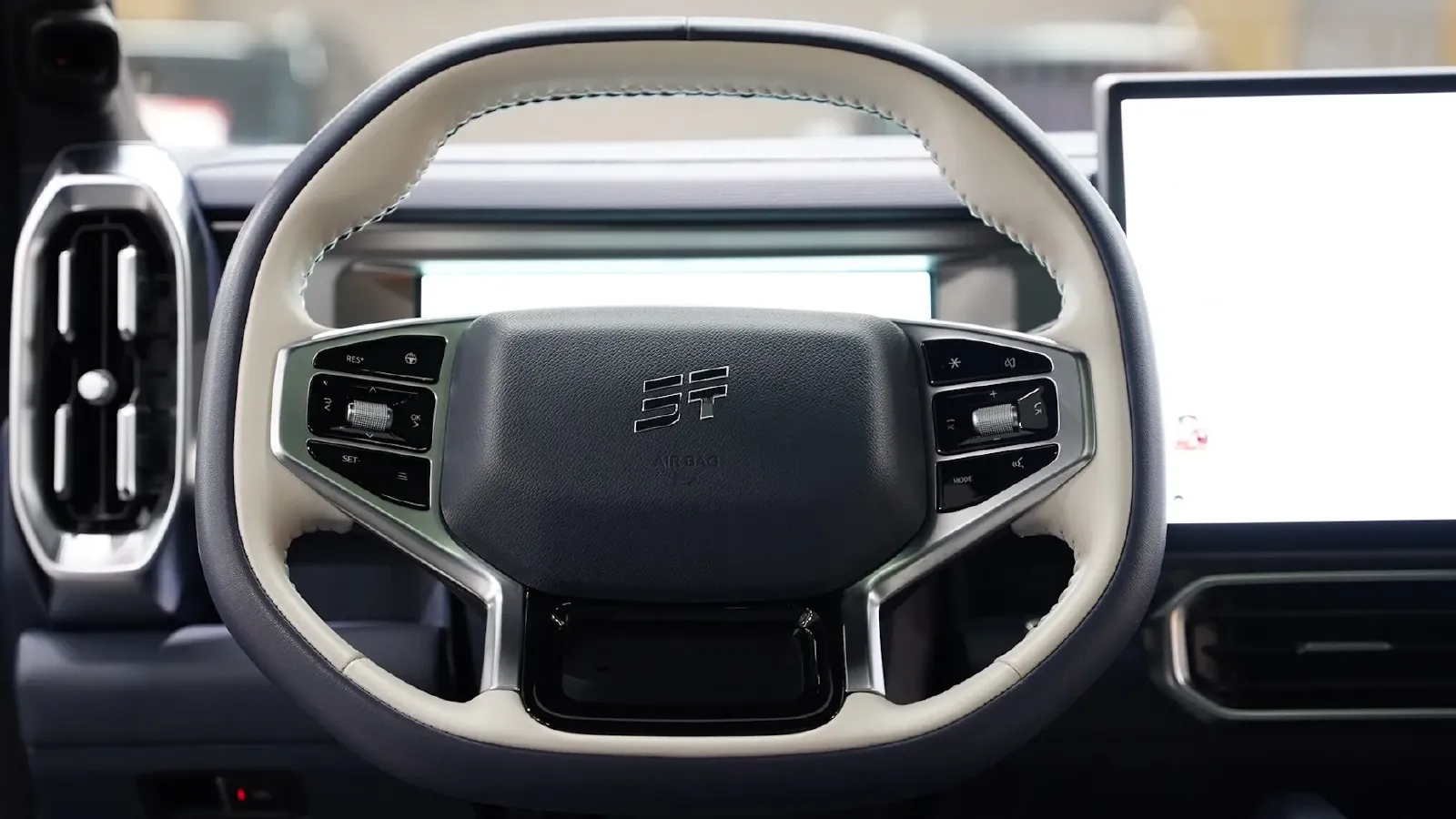 2024 Jetour ShanHai TravellerC-DM 1.5T 156HP L4 3DHT PHEV 43.24KWH,autocango,china used car exporter,china ev exporter,chinese used car exporter,chinese used ev exporter