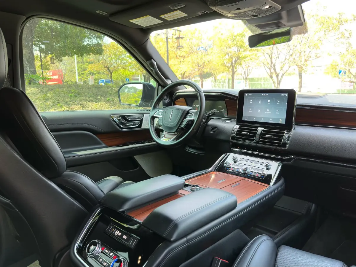 2019 Lincoln Navigator 3.5T 388HP V6 10AT,autocango,china used car exporter,china ev exporter,chinese used car exporter,chinese used ev exporter