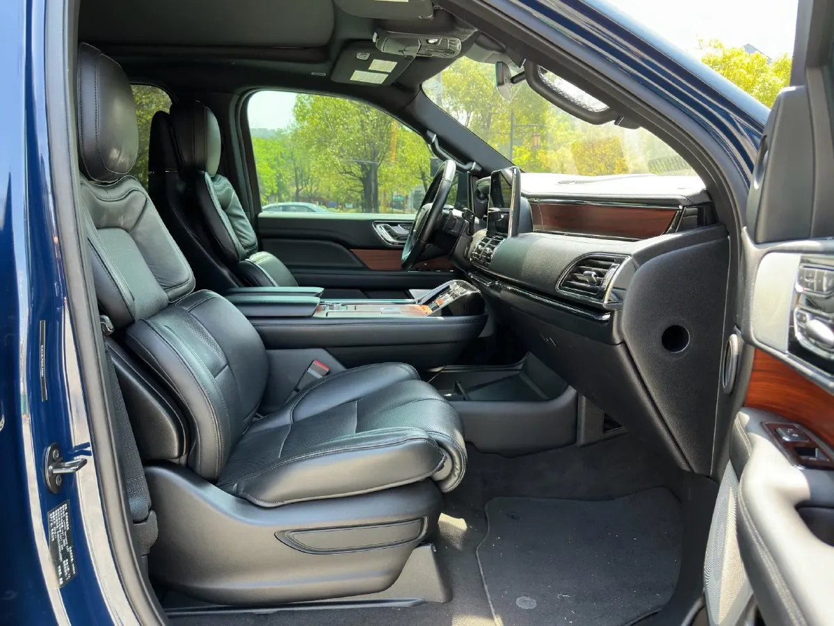 2019 Lincoln Navigator 3.5T 388HP V6 10AT,autocango,china used car exporter,china ev exporter,chinese used car exporter,chinese used ev exporter