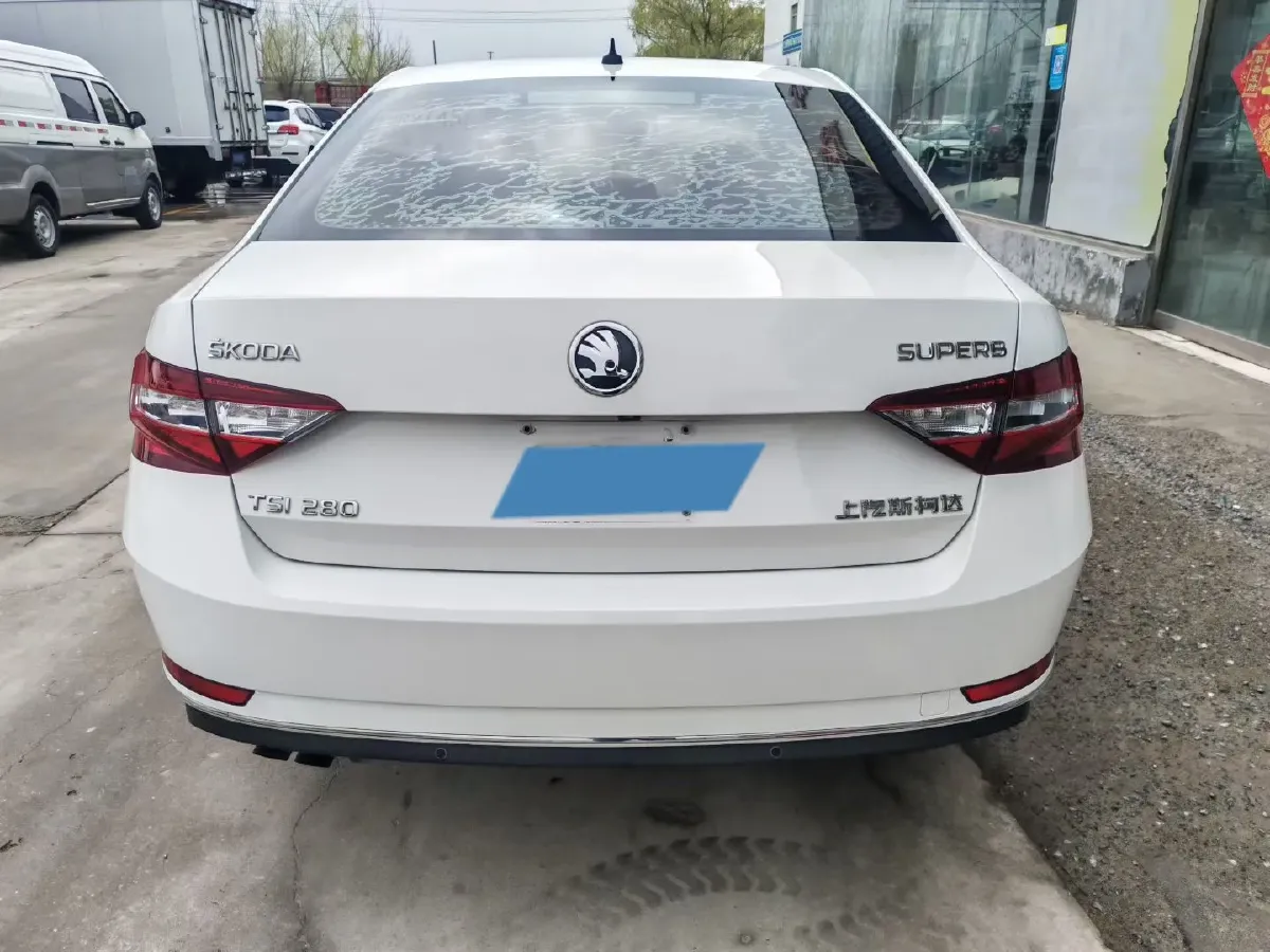 2018 Skoda Superb 1.8T 180HP L4 7DCT,autocango,china used car exporter,china ev exporter,chinese used car exporter,chinese used ev exporter