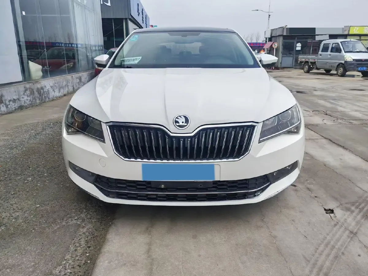 2018 Skoda Superb 1.8T 180HP L4 7DCT,autocango,china used car exporter,china ev exporter,chinese used car exporter,chinese used ev exporter
