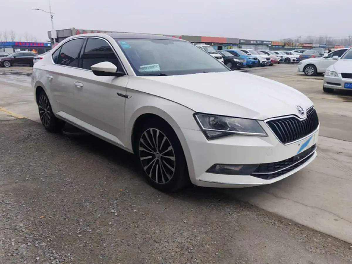 2018 Skoda Superb 1.8T 180HP L4 7DCT,autocango,china used car exporter,china ev exporter,chinese used car exporter,chinese used ev exporter