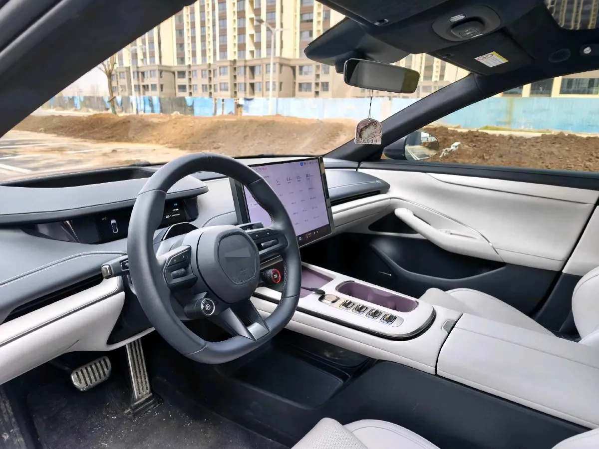 2024 MI SU7 BEV 101KWH,autocango,china used car exporter,china ev exporter,chinese used car exporter,chinese used ev exporter