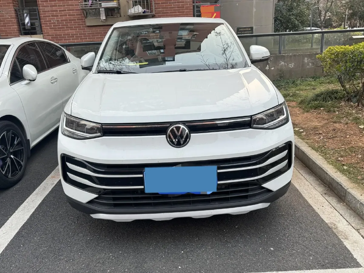 2025 Volkswagen Tharu 1.5L 110HP L4 6AT,autocango,china used car exporter,china ev exporter,chinese used car exporter,chinese used ev exporter