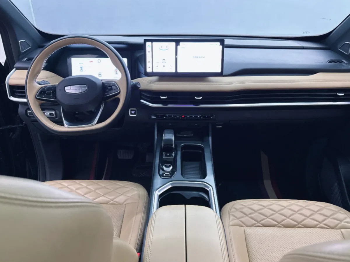 2023 Geely Okavango L 2.0T 218HP L4 7DCT,autocango,china used car exporter,china ev exporter,chinese used car exporter,chinese used ev exporter