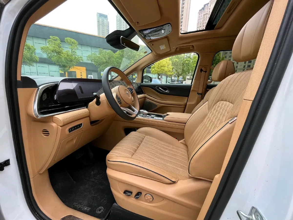 2022 Voyah Dream 1.5T 136HP L4 PHEV 25.57KWH,autocango,china used car exporter,china ev exporter,chinese used car exporter,chinese used ev exporter