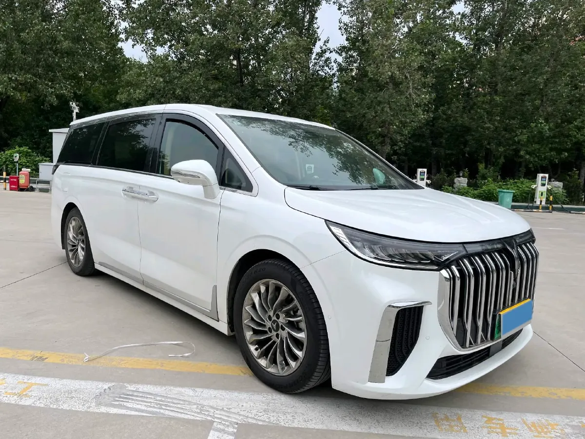 2022 Voyah Dream 1.5T 136HP L4 PHEV 25.57KWH,autocango,china used car exporter,china ev exporter,chinese used car exporter,chinese used ev exporter