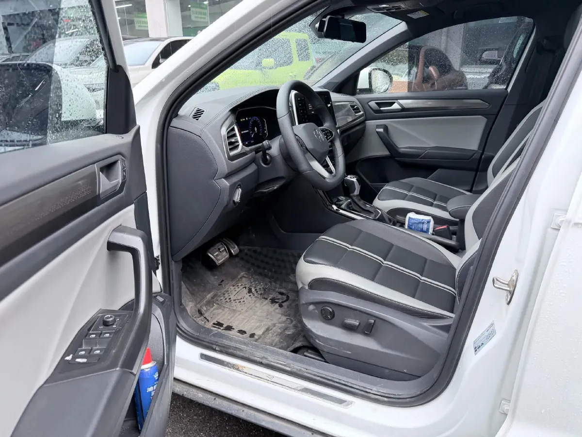 2023 Volkswagen T-Roc 1.5T 160HP L4 7DCT,autocango,china used car exporter,china ev exporter,chinese used car exporter,chinese used ev exporter