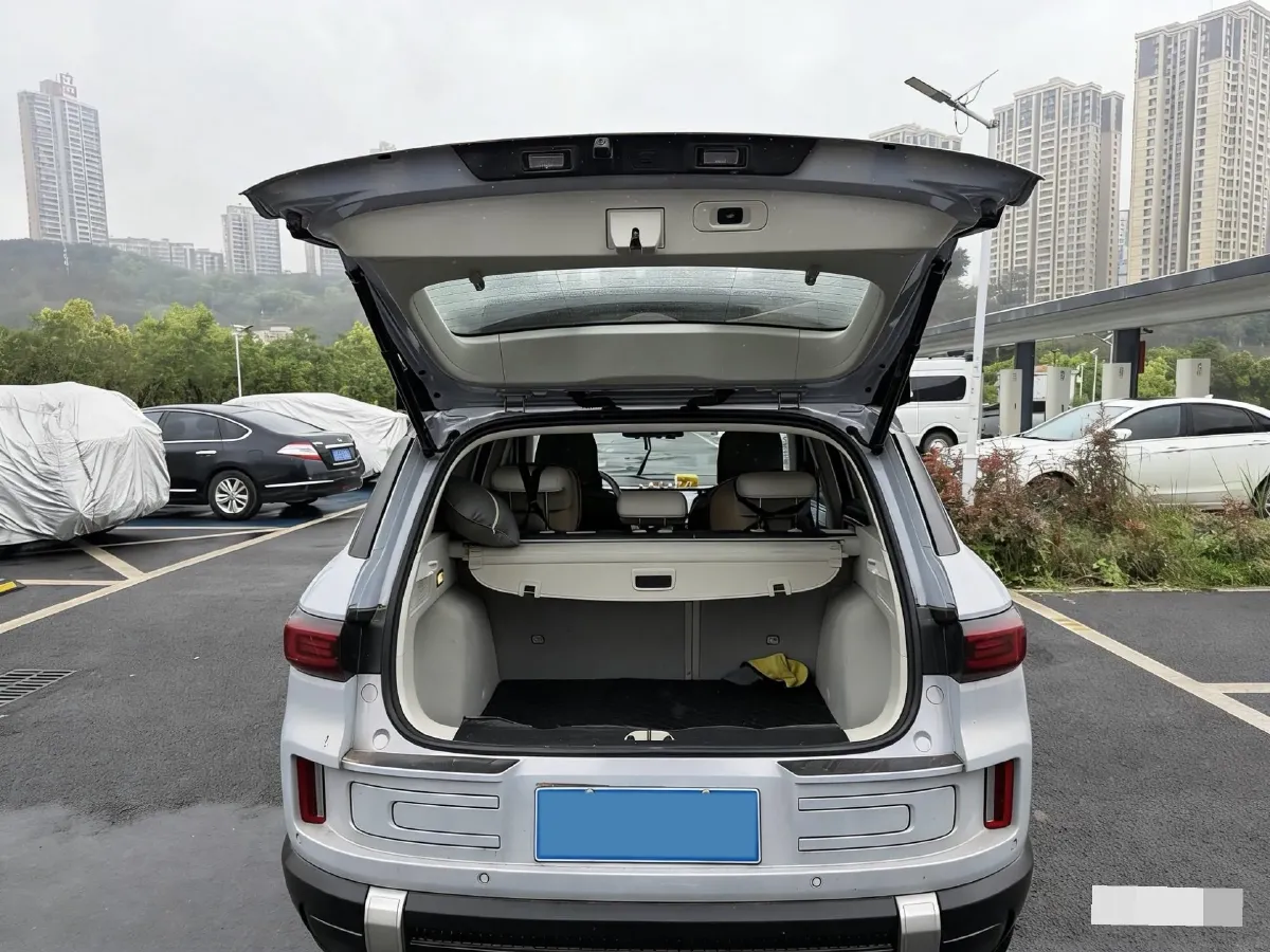 2023 Geely ICON 1.5T 181HP L4 7DCT,autocango,china used car exporter,china ev exporter,chinese used car exporter,chinese used ev exporter