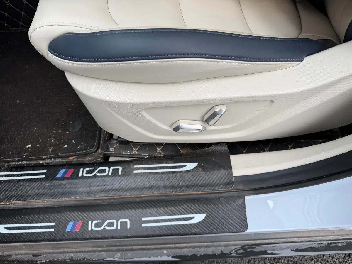 2023 Geely ICON 1.5T 181HP L4 7DCT,autocango,china used car exporter,china ev exporter,chinese used car exporter,chinese used ev exporter