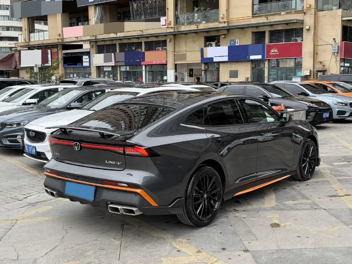 2024 ChangAn UNI-V 1.5T 188HP L4 7DCT,autocango,china used car exporter,china ev exporter,chinese used car exporter,chinese used ev exporter