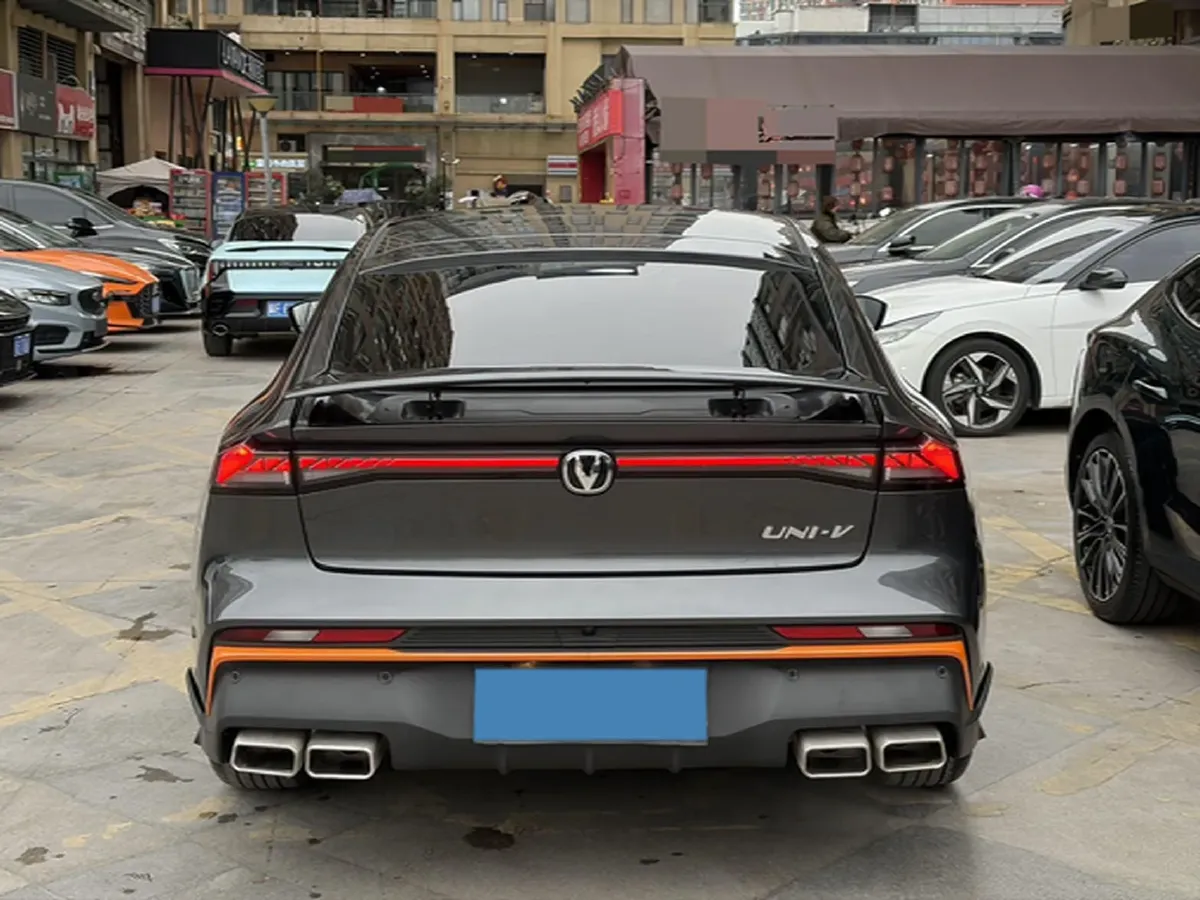 2024 ChangAn UNI-V 1.5T 188HP L4 7DCT,autocango,china used car exporter,china ev exporter,chinese used car exporter,chinese used ev exporter