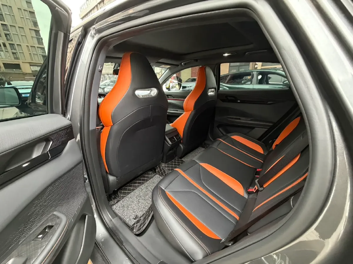 2024 ChangAn UNI-V 1.5T 188HP L4 7DCT,autocango,china used car exporter,china ev exporter,chinese used car exporter,chinese used ev exporter