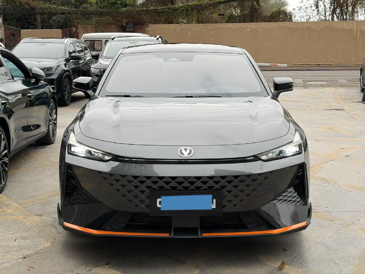 2024 ChangAn UNI-V 1.5T 188HP L4 7DCT,autocango,china used car exporter,china ev exporter,chinese used car exporter,chinese used ev exporter
