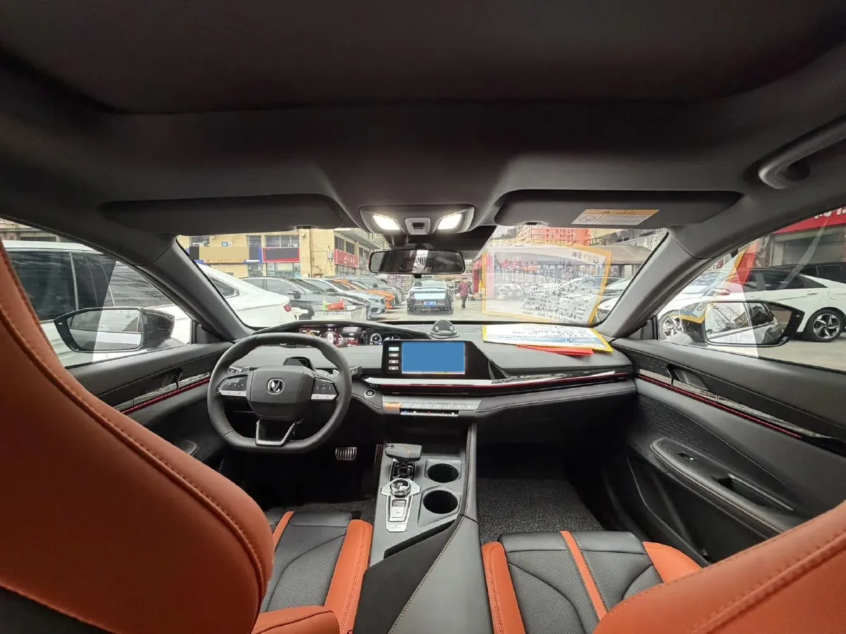 2024 ChangAn UNI-V 1.5T 188HP L4 7DCT,autocango,china used car exporter,china ev exporter,chinese used car exporter,chinese used ev exporter