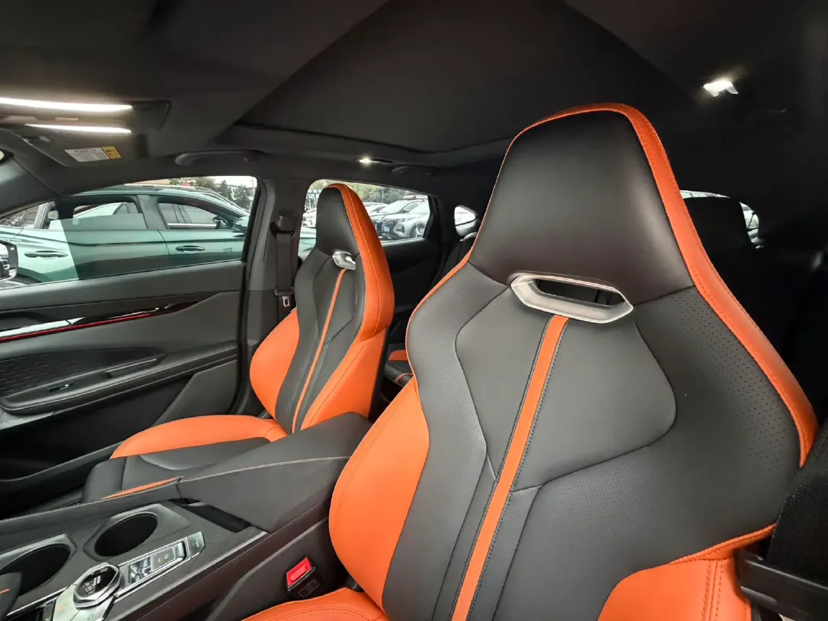 2024 ChangAn UNI-V 1.5T 188HP L4 7DCT,autocango,china used car exporter,china ev exporter,chinese used car exporter,chinese used ev exporter