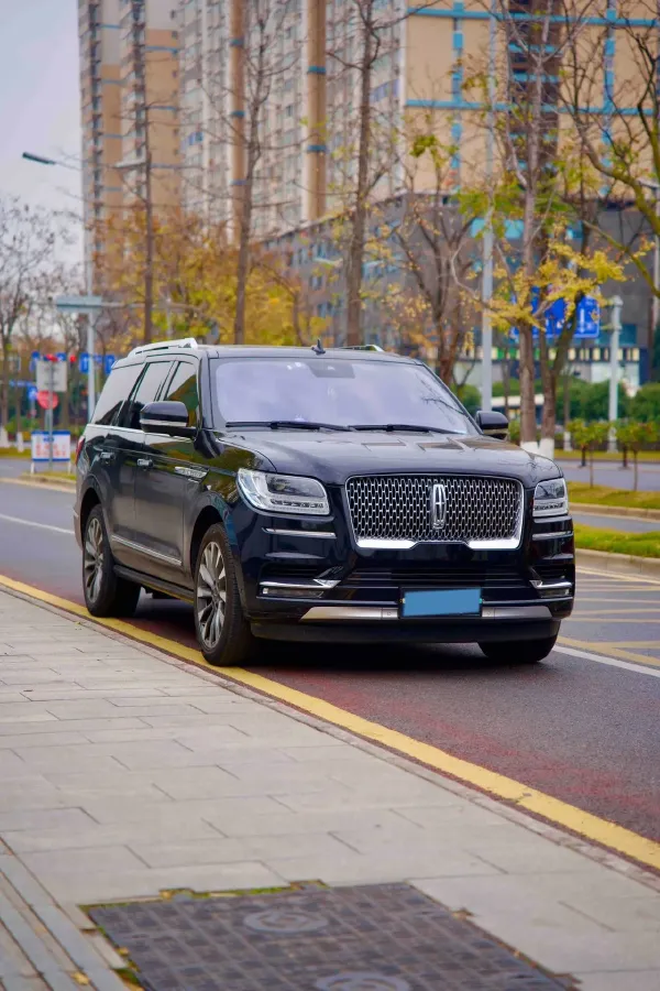 2018 Lincoln Navigator 3.5T 415HP V6 10AT,autocango,china used car exporter,china ev exporter,chinese used car exporter,chinese used ev exporter