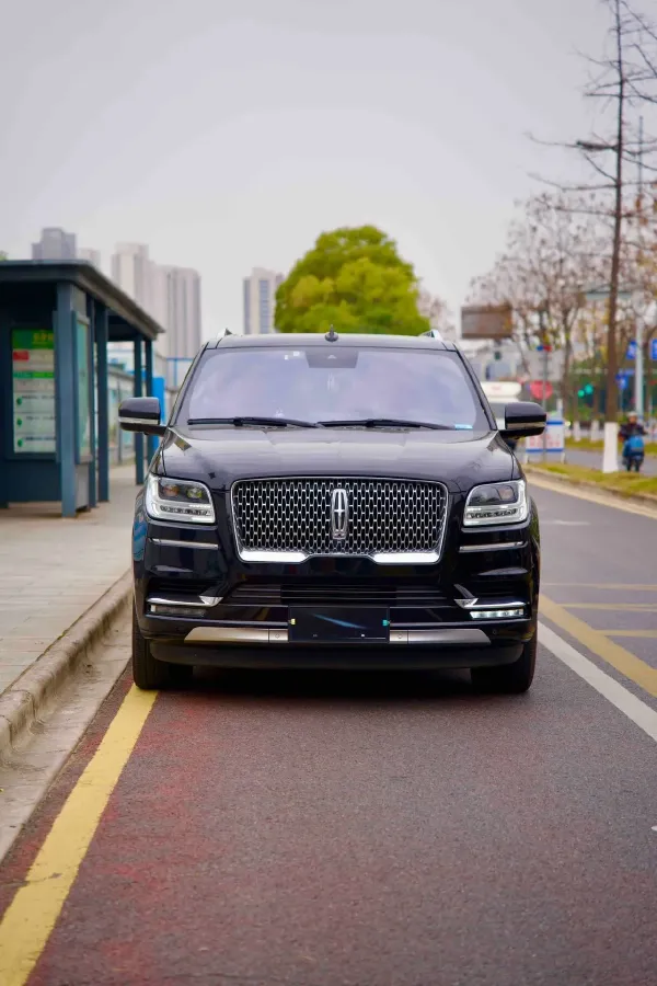2018 Lincoln Navigator 3.5T 415HP V6 10AT,autocango,china used car exporter,china ev exporter,chinese used car exporter,chinese used ev exporter