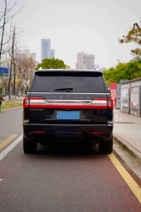 2018 Lincoln Navigator 3.5T 415HP V6 10AT,autocango,china used car exporter,china ev exporter,chinese used car exporter,chinese used ev exporter