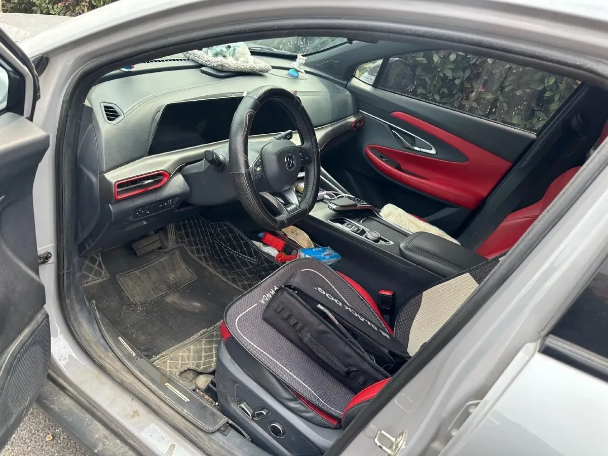 2020 ChangAn UNI-T 1.5T 180HP L4 7DCT,autocango,china used car exporter,china ev exporter,chinese used car exporter,chinese used ev exporter