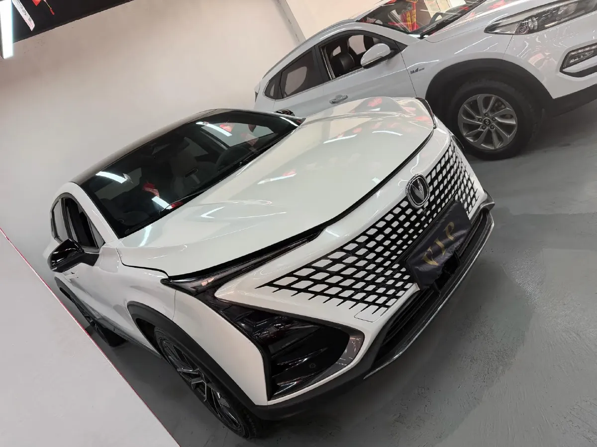 2022 ChangAn UNI-T 1.5T 188HP L4 7DCT,autocango,china used car exporter,china ev exporter,chinese used car exporter,chinese used ev exporter