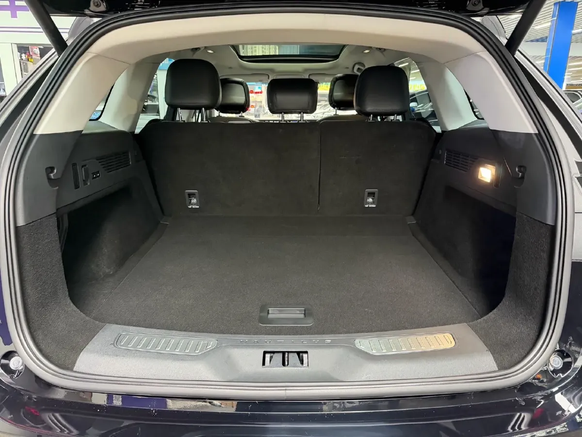 2023 Lincoln Nautilus 2.0T 261HP L4 8AT,autocango,china used car exporter,china ev exporter,chinese used car exporter,chinese used ev exporter