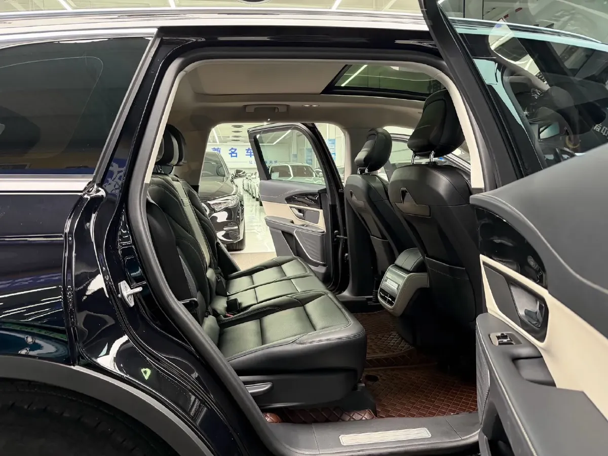 2023 Lincoln Nautilus 2.0T 261HP L4 8AT,autocango,china used car exporter,china ev exporter,chinese used car exporter,chinese used ev exporter